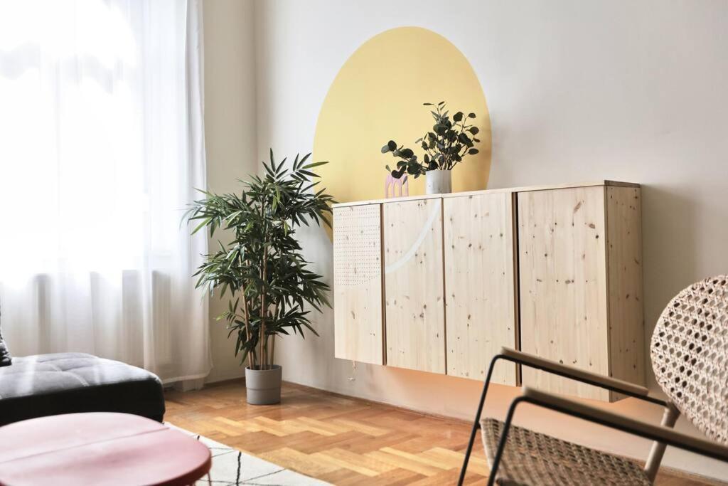 Unwind In Style W Sauna Dsgn 2Br Home Budapeşte Dış mekan fotoğraf