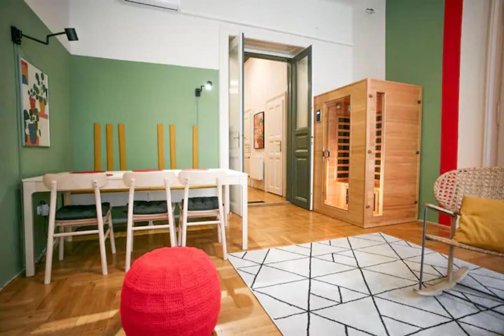 Unwind In Style W Sauna Dsgn 2Br Home Budapeşte Dış mekan fotoğraf
