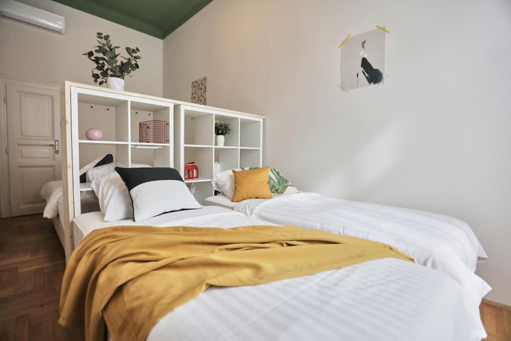 Unwind In Style W Sauna Dsgn 2Br Home Budapeşte Dış mekan fotoğraf