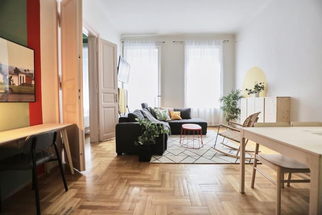 Unwind In Style W Sauna Dsgn 2Br Home Budapeşte Dış mekan fotoğraf