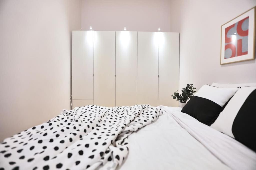 Unwind In Style W Sauna Dsgn 2Br Home Budapeşte Dış mekan fotoğraf