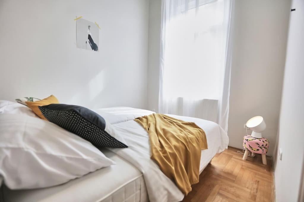 Unwind In Style W Sauna Dsgn 2Br Home Budapeşte Dış mekan fotoğraf
