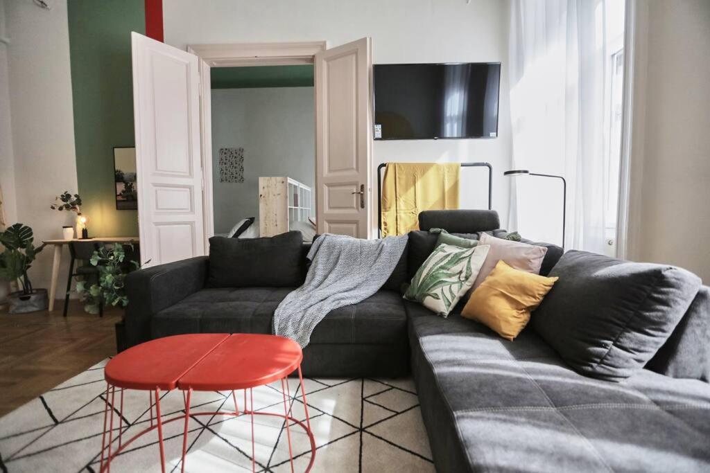Unwind In Style W Sauna Dsgn 2Br Home Budapeşte Dış mekan fotoğraf