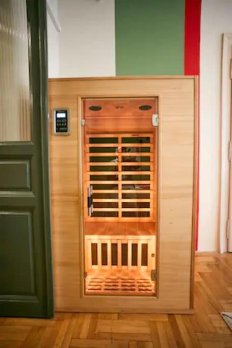 Unwind In Style W Sauna Dsgn 2Br Home Budapeşte Dış mekan fotoğraf