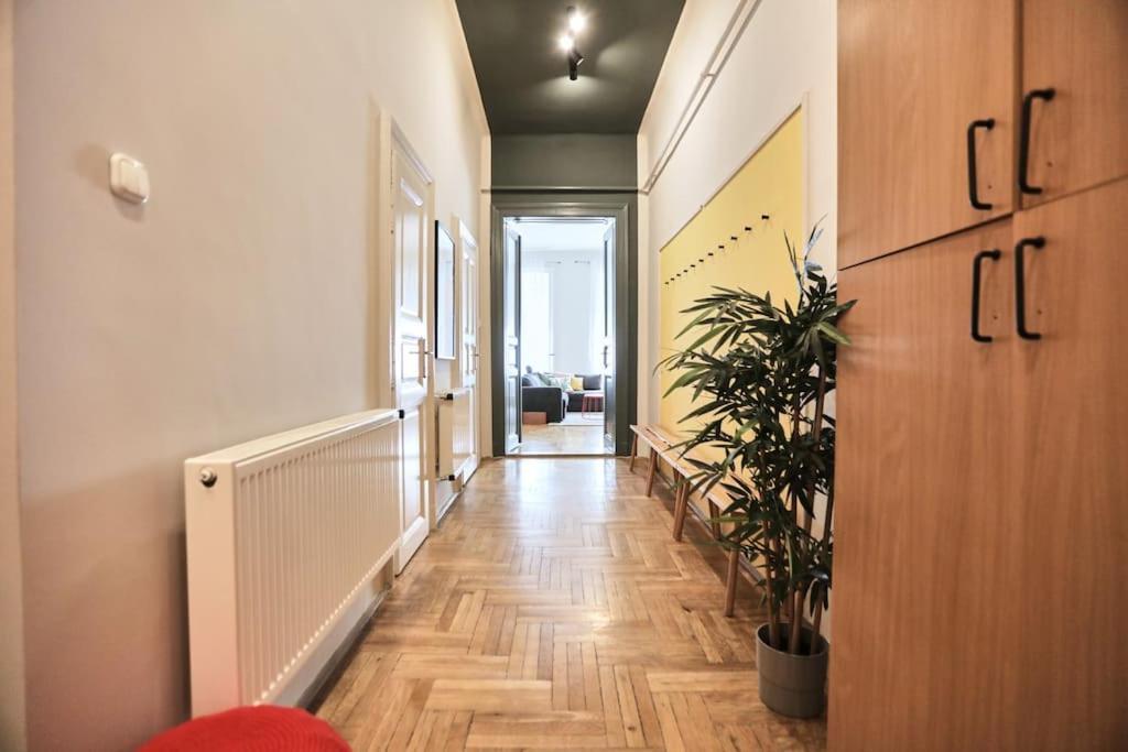 Unwind In Style W Sauna Dsgn 2Br Home Budapeşte Dış mekan fotoğraf