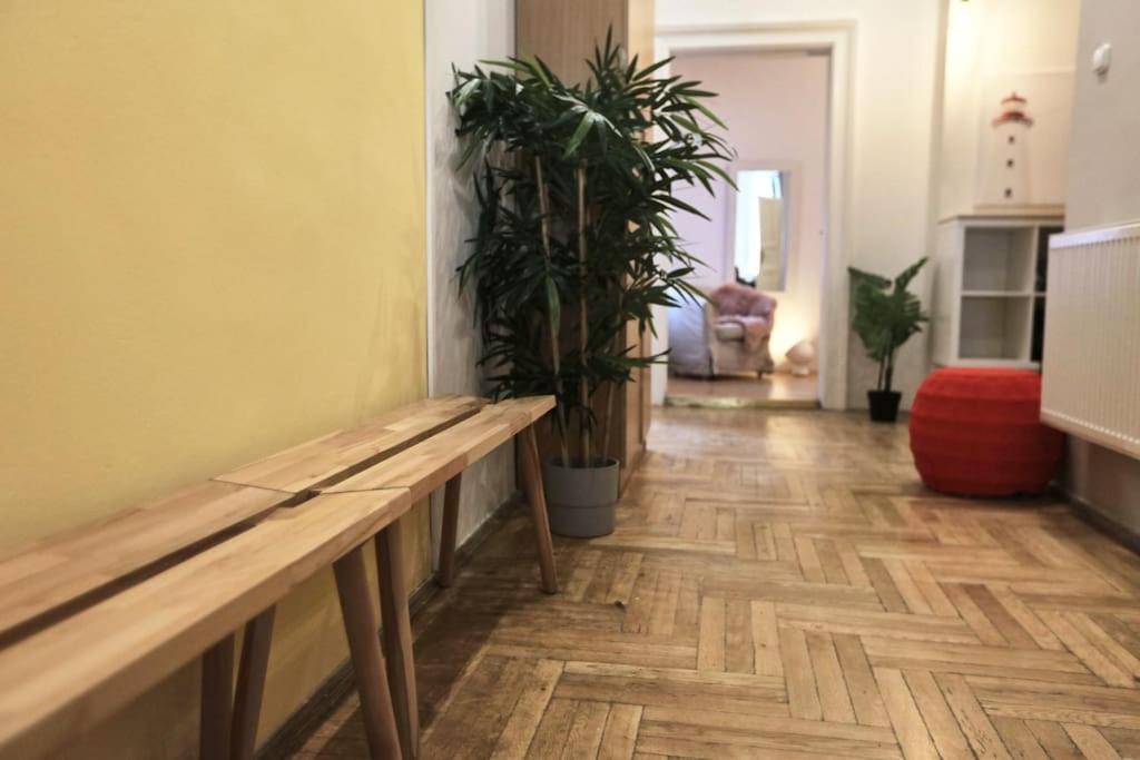 Unwind In Style W Sauna Dsgn 2Br Home Budapeşte Dış mekan fotoğraf